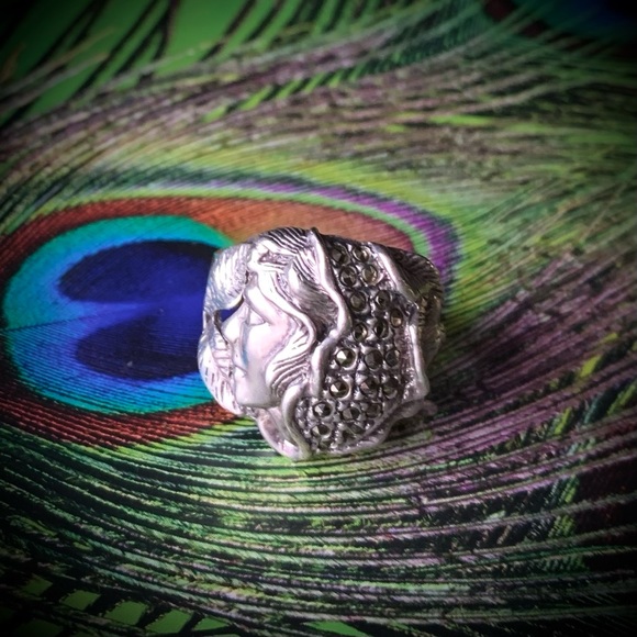 Vintage Jewelry - Vintage Woodland Goddess Marcasite sterling ring